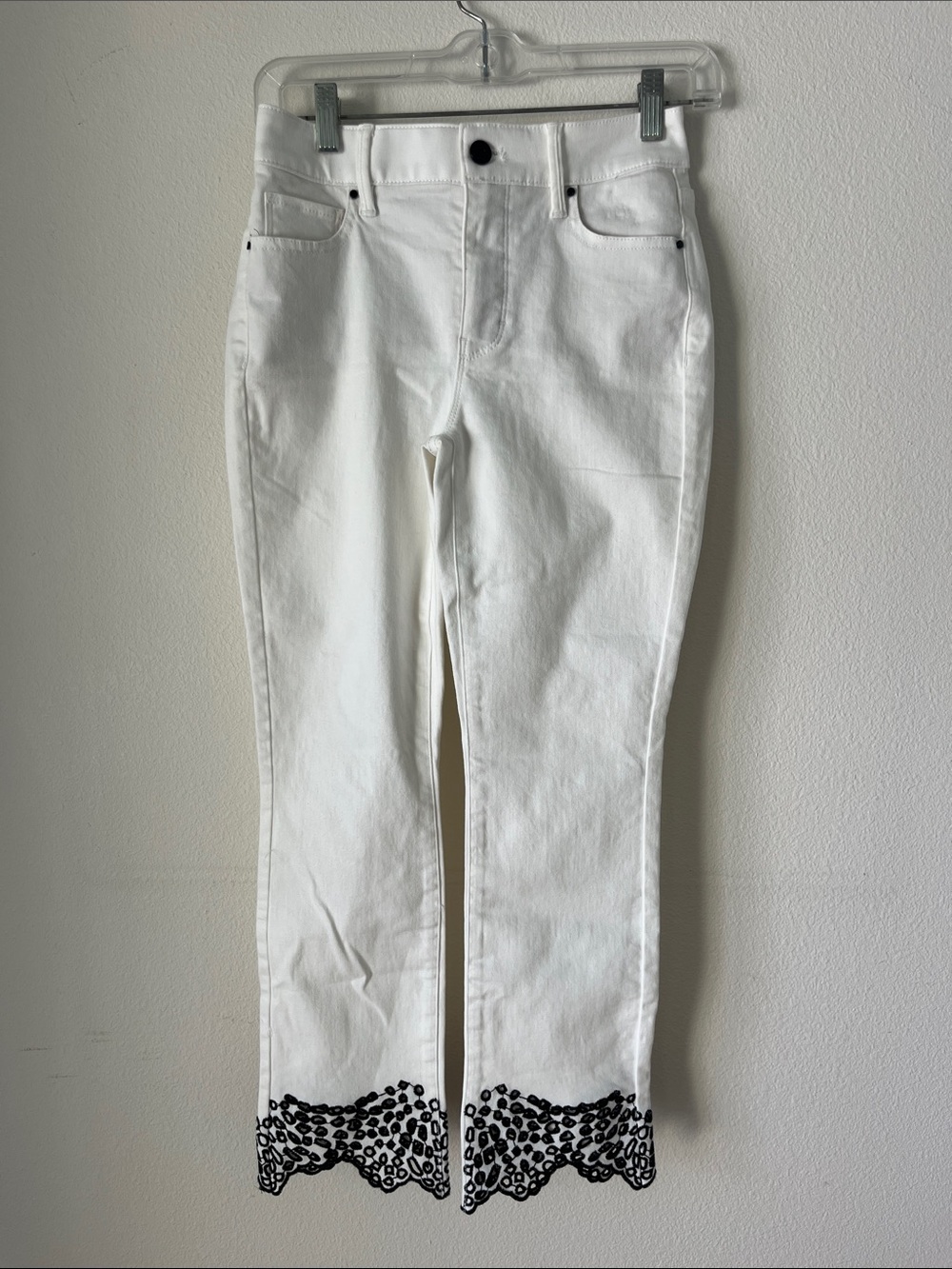 White House Black Market abbot Crop Jean NWT Size 00
